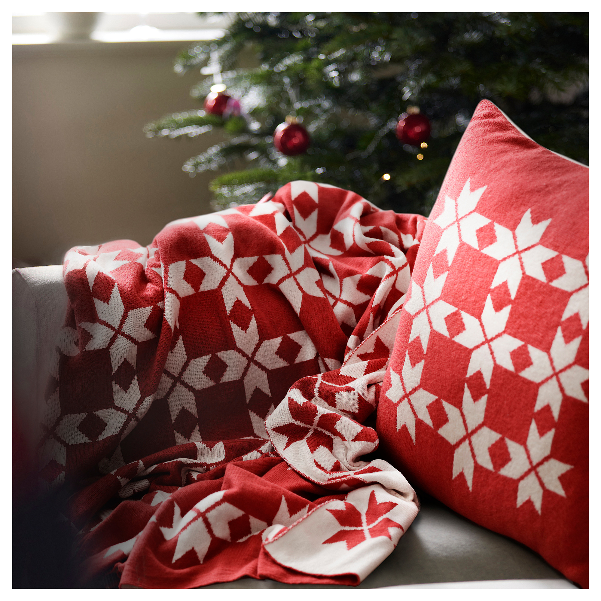 VINTERFINT throw red/white 130x170 cm IKEA Latvija