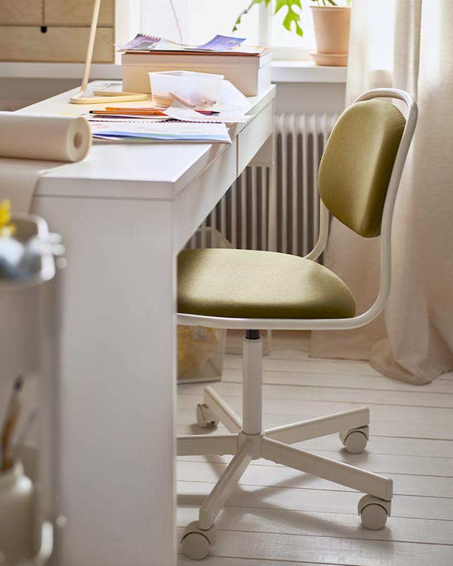 BLECKBERGET Swivel chair, Idekulla light green - IKEA