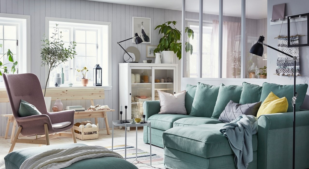 What makes the first impression of your home? image 1