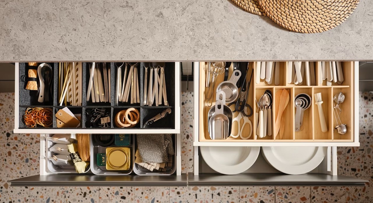 How to organise kitchen cabinets and drawers image 1