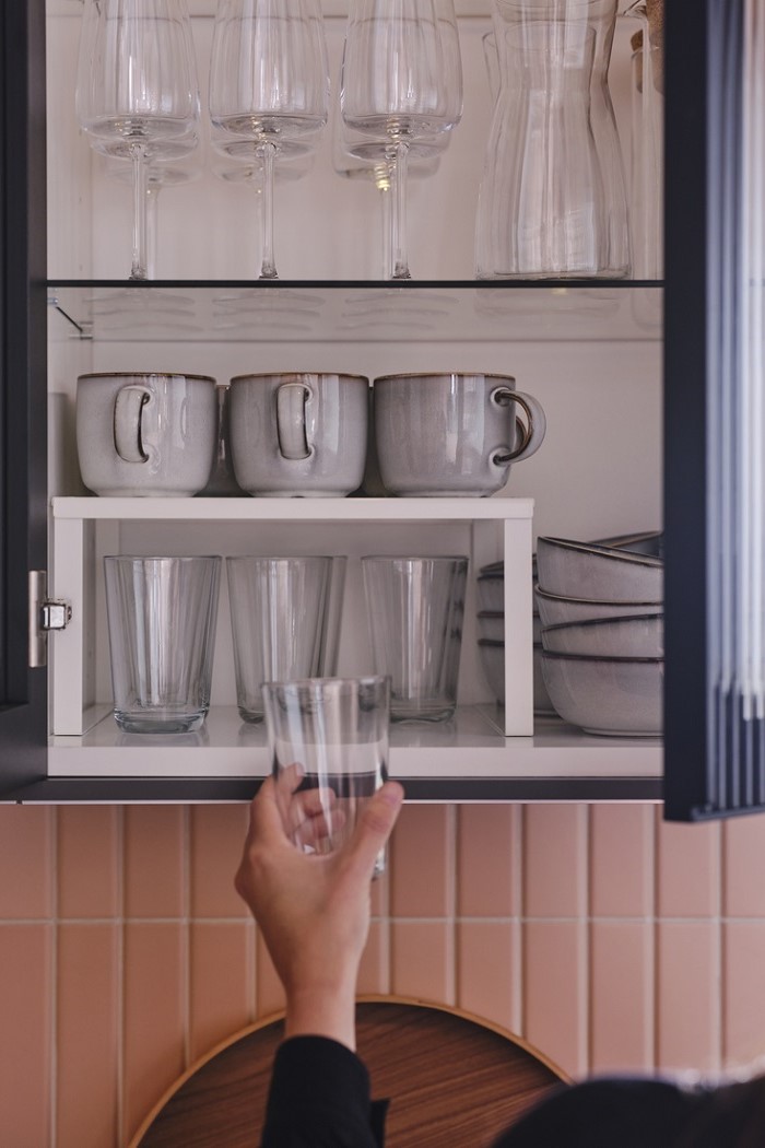 How to organise kitchen cabinets and drawers image 1