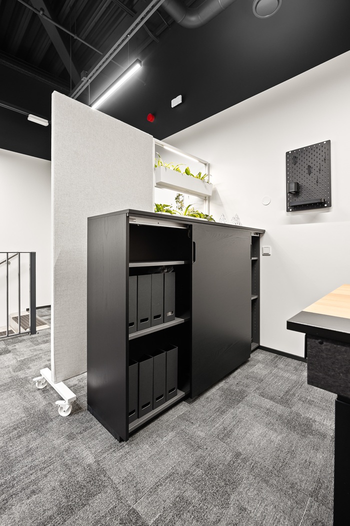 Home idea with IKEA: transformation of the client waiting area and office space image 1