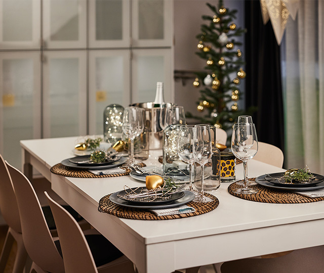 3 ways to set a stylish winter table image 1