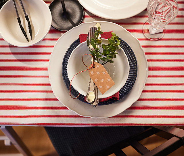 3 ways to set a stylish winter table image 1