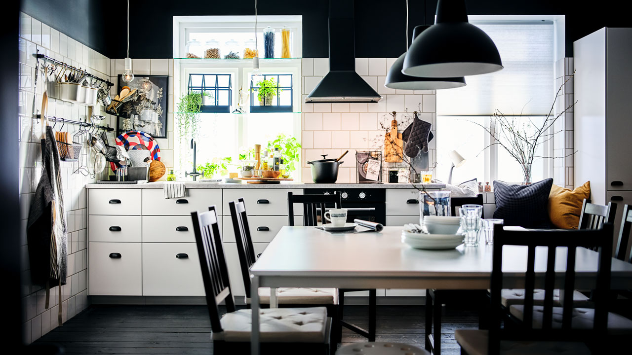 Family feast: an affordable combined kitchen & dining space | IKEA Lietuva