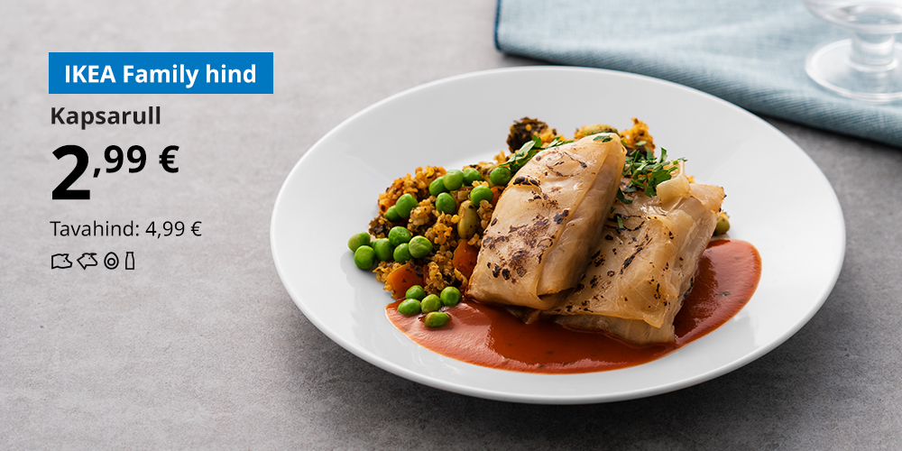 Kapsarullid, mis on serveeritud koos kinoa, kastme ja juurviljadega valgel taldrikul, mis on asetatud hallile töötasapinnale. Taldrikust vasakul üleval on näidatud IKEA Family hind 2,99 € (tavahind on 4,99 €).
